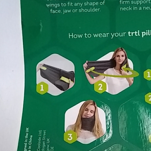 Trtl airplane travel pillow unisex. Comfortable and lightweight - Picture 4 of 4